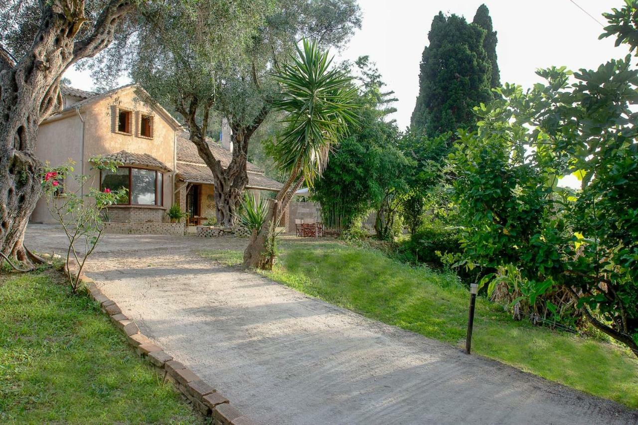 Brigadoon Corfu * Agios Ioannis Peristerion